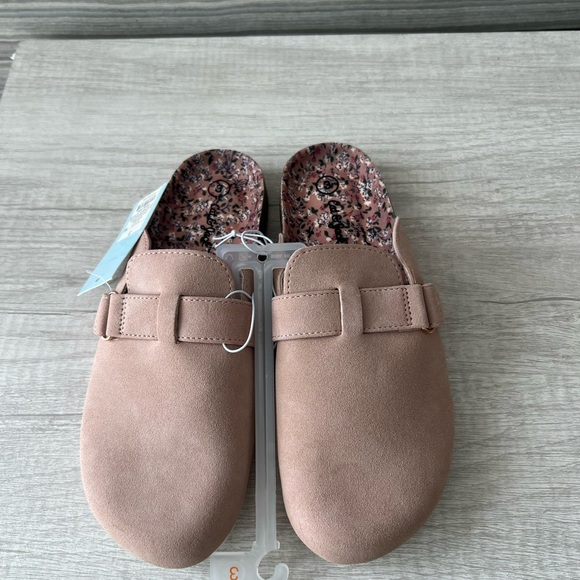 Cat & Jack Other - Cat and jack girl clogs Sz 3